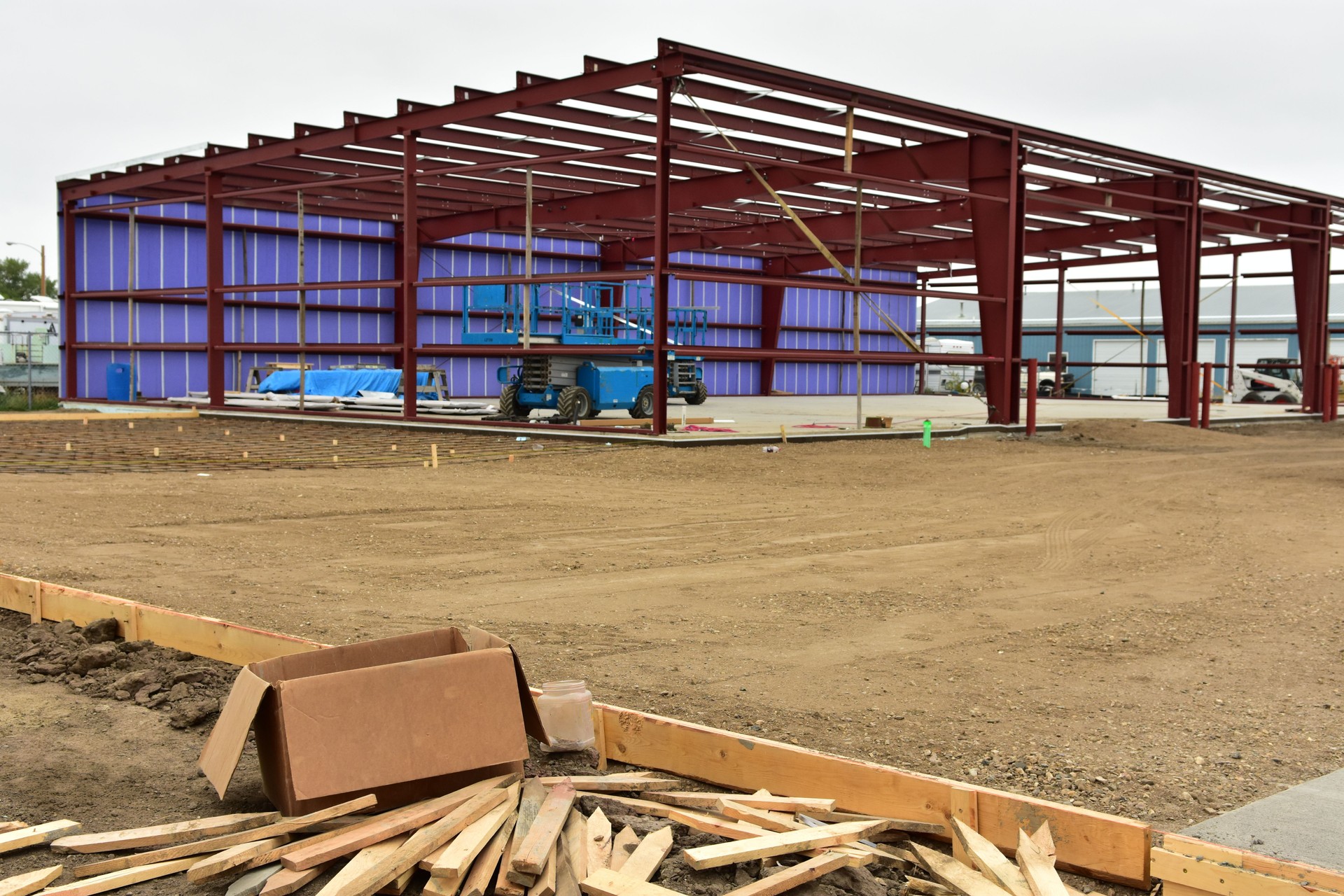 Nouvelle entreprise commerciale en construction.